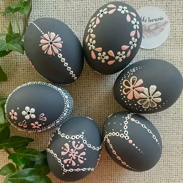 Фото В Новосибирске показали самые трендовые яйца на Пасху-2026 3